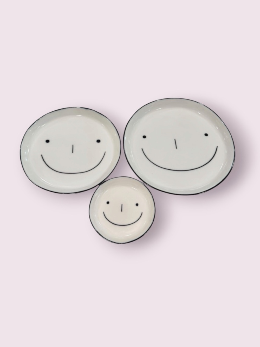 CE'HALO White Kawaii Smiley Face Plates Set of 3 - Handmade Thai Stoneware Used